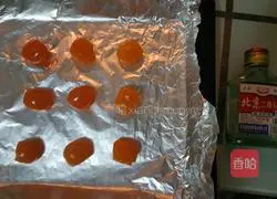 Illustration of how to make white lotus paste and egg yolk mooncakes 4