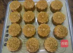 Illustration of how to make ham mooncakes 7