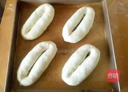 Illustration of how to make supreme sausage buns 9
