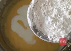 Illustration of how to make seaweed and meat floss cake 7