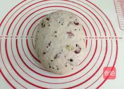 Illustration of how to make oatmeal and honey soft European buns 10