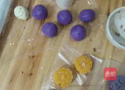 Illustration of how to make printed glutinous mooncakes 2