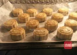 Cantonese date paste mooncake recipe illustration 14