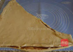 Illustration of how to make Christmas tree bread 7