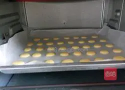 Illustration of how to make egg biscuits 15