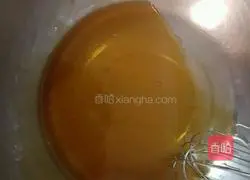 Illustration of how to make white lotus paste and egg yolk mooncakes 1
