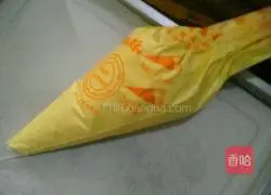 Illustration of how to make egg yolk biscuits 7