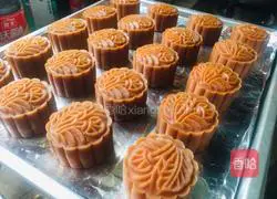 Cantonese style mung bean paste mooncake recipe 7