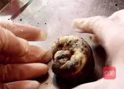 Illustration of how to make black sesame buns 11