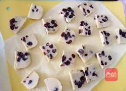 Illustration of how to make cranberry cookies 9