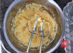 Illustration of how to make milk-flavored raisin biscuits 5