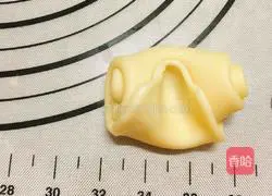 Illustration of how to make fresh meat mooncakes 14