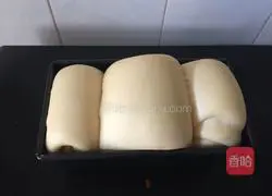 Illustration of how to make light butter toast 12