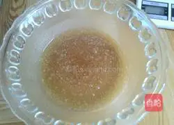 Illustration of how to make egg yolk Cantonese mooncakes 2