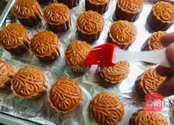 Cantonese style mung bean paste mooncake recipe 9