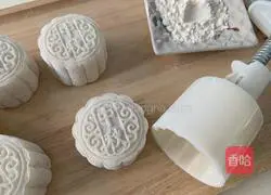  Illustration of how to make bird's nest snowskin mooncakes 15