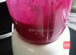 Illustration of how to make dragon fruit snow-skin mooncakes 2