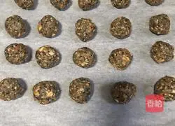 Crisp Illustration of how to make Piwuren mooncakes 3