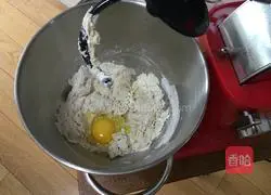 Illustration of how to make meat floss and blueberry bread 3