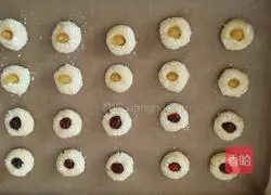 Coconut Jam Biscuits Illustration of how to do it 10
