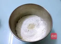 Illustration of how to make honey bean toast 1