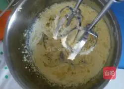 Illustration of how to make egg yolk shortbread cookies 3