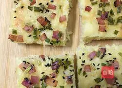 Illustration of how to make salad colored meat floss bread 11