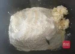 Illustration of how to make light butter toast 2