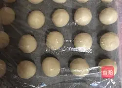 Illustration of how to make puff pastry Wuren mooncakes 9