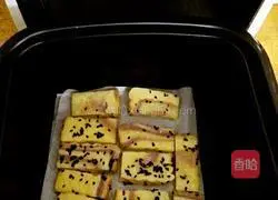 Illustration of how to make crispy toast sticks 5