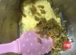 Illustration of how to make raisin cookies 4