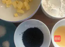 Illustration of how to make black sesame biscuits 1