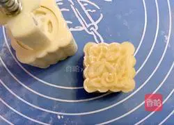 Illustration of how to make Lirong and Snowskin Mooncakes 17