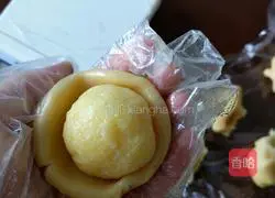 Coconut Egg Yolk Mooncake Recipe Illustration 11