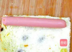 Illustration of how to make seaweed and sausage toast rolls 4