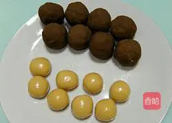 Illustration of how to make Cantonese lotus seed mooncake 8