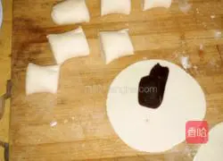 Illustration of homemade steamed mooncakes 2