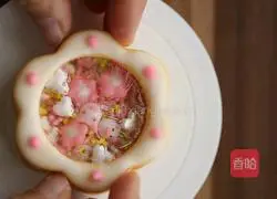 Illustration of how to make shaker biscuits 13