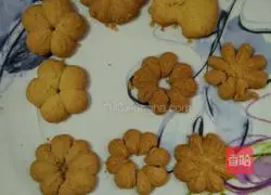 Illustration of how to make pattern cookies 7