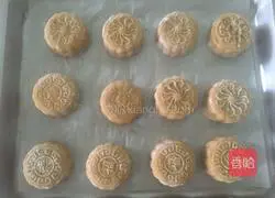 Five Kernels Illustration of how to make moon cakes 10