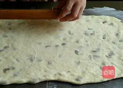 Illustration of how to make sugar orange bread rolls 11