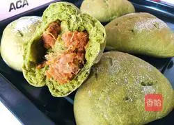 Matcha Salted Egg Yolk Pork Floss Bread Illustration of how to do it 9