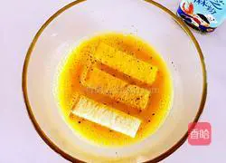 Illustration of how to make golden crispy toast sticks 5