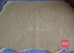 Illustration of how to make Christmas tree bread 5