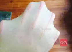 Illustration of how to make chive and cheese bread sticks 5