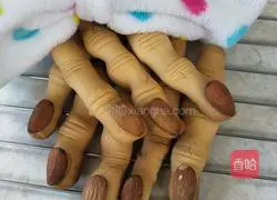 Illustration of how to make finger biscuits 11