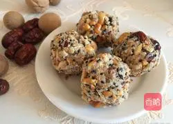 Illustration of how to make five-nut mooncake filling 7