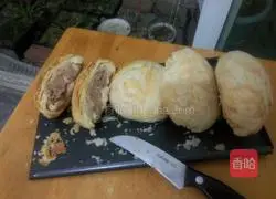 Illustration of how to make pork cakes (fresh meat mooncakes) 12