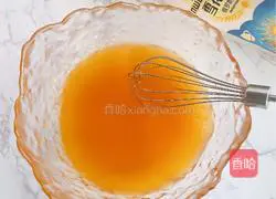 Illustration of how to make mini tiger mooncakes 1