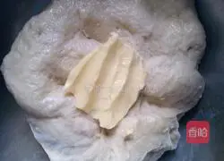 Illustration of how to make coconut toast 1